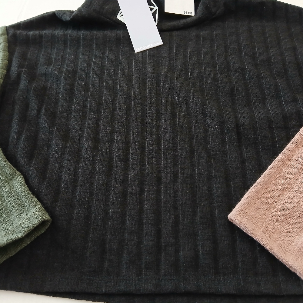 GOOD LUCK GIRL Size M Top Black Green/Beige Color New $16 - Picture 5 of 9